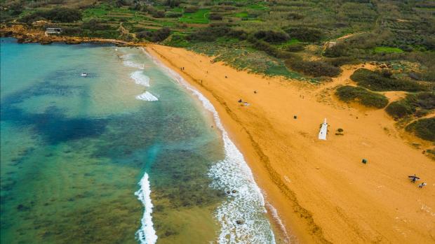 Ir-Ramla l-Hamra (The Red Beach)