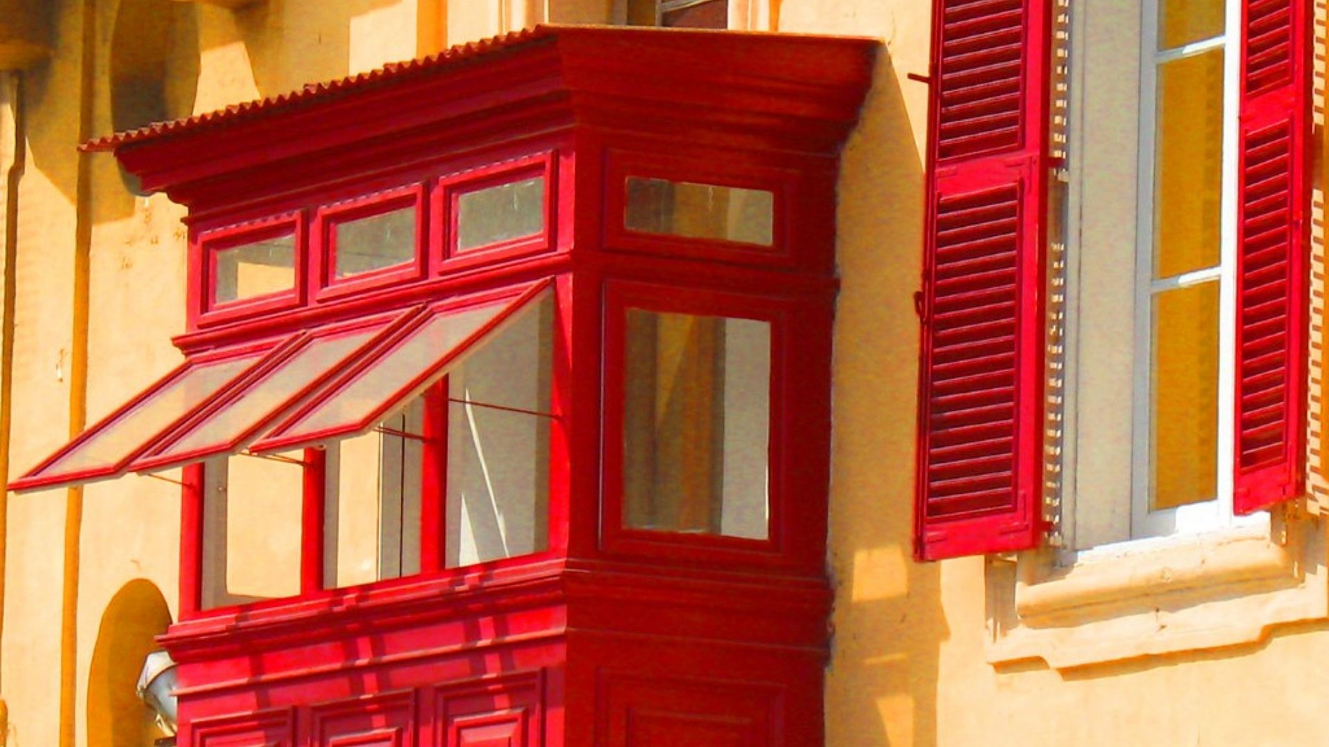 Top 5 Red Things in Malta